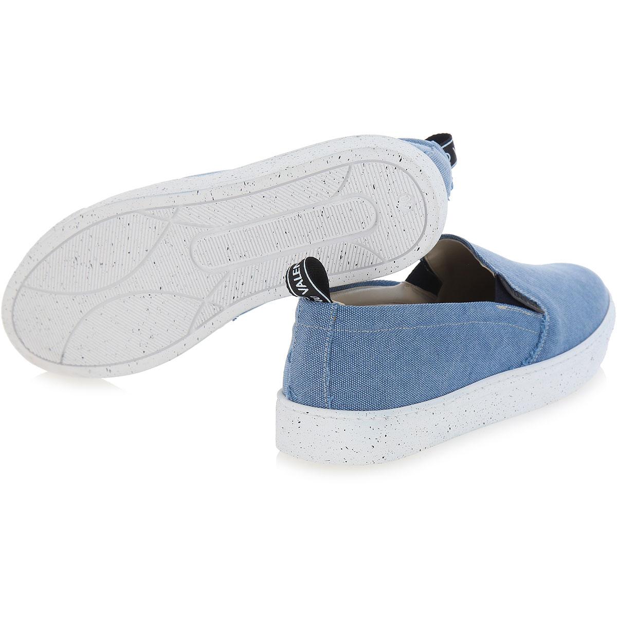 Slip-on denim sneakers