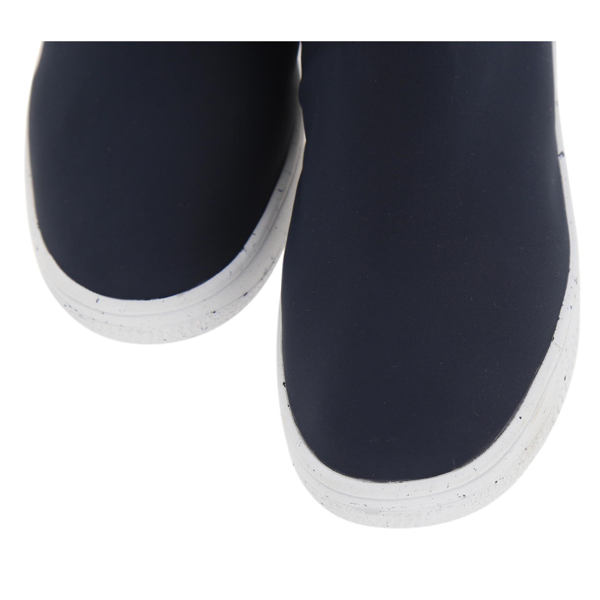Recycled polyester boot