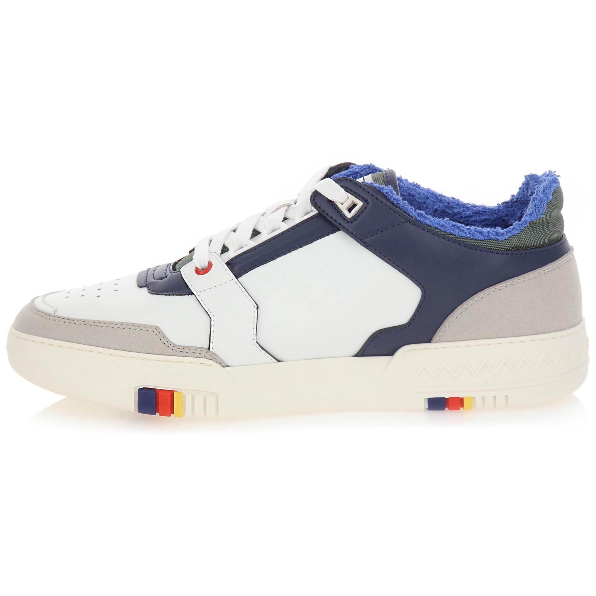 Sneakers in recycled materials