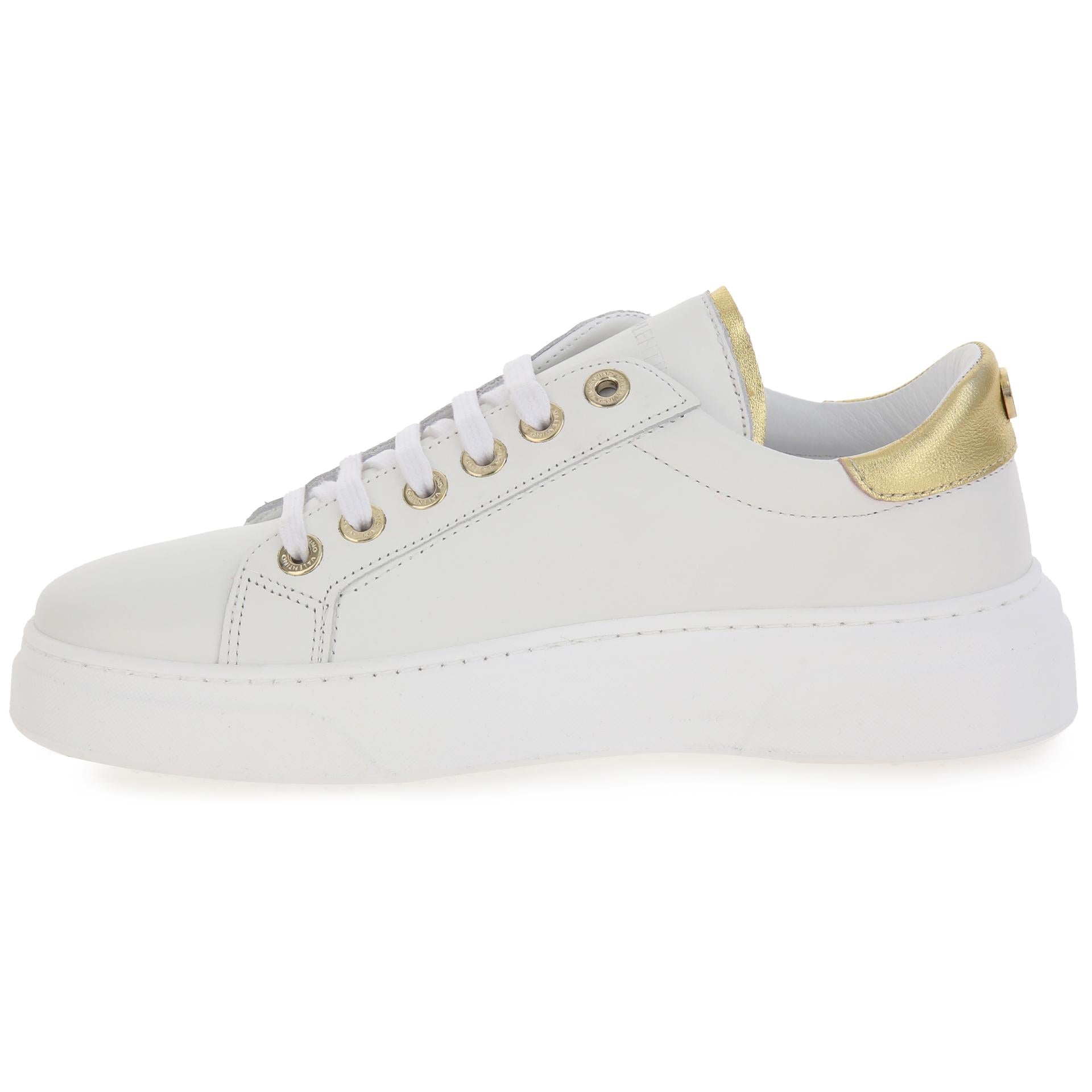 Zapatillas de piel con plataforma.