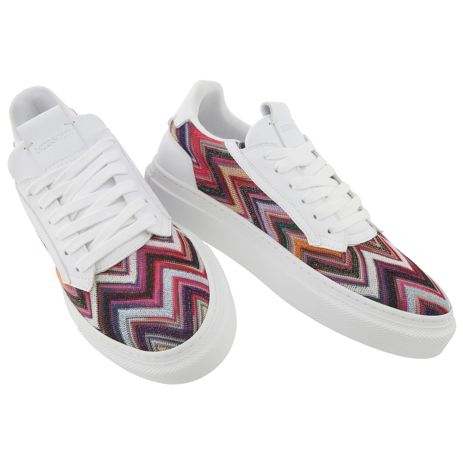 Sneakers in recycled fabric