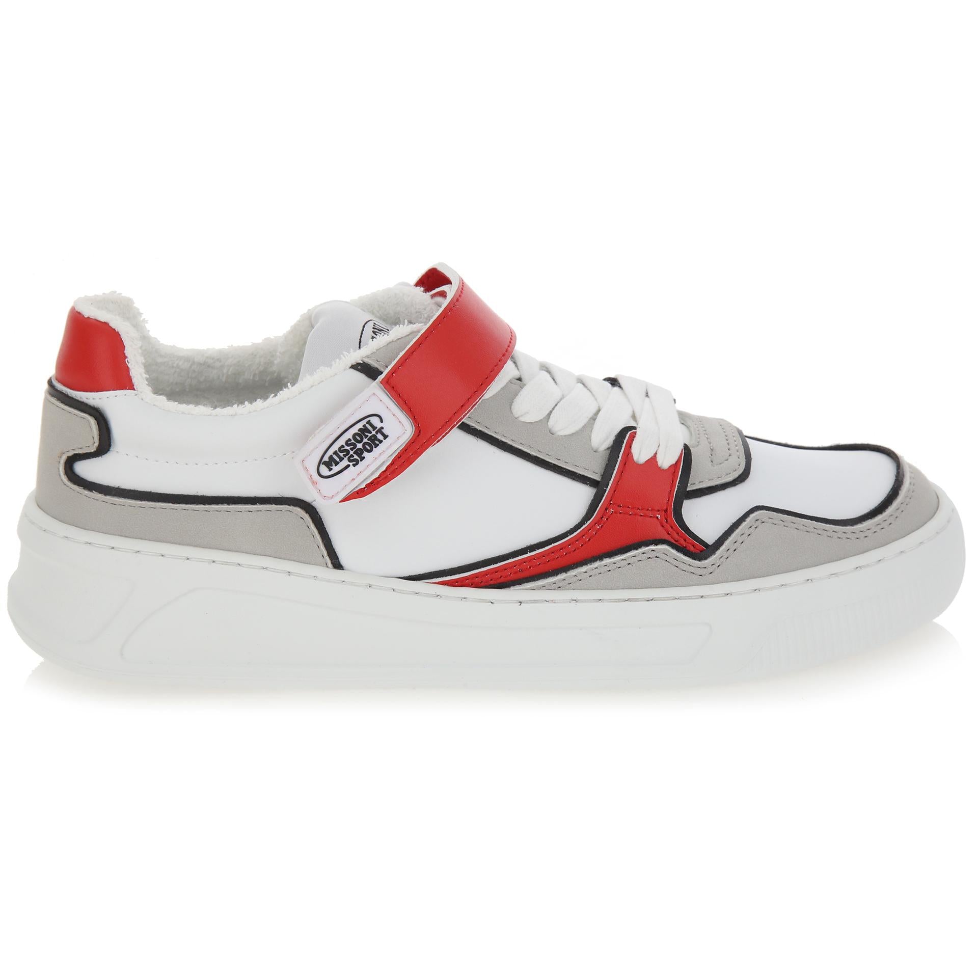 Sneakers in organic material