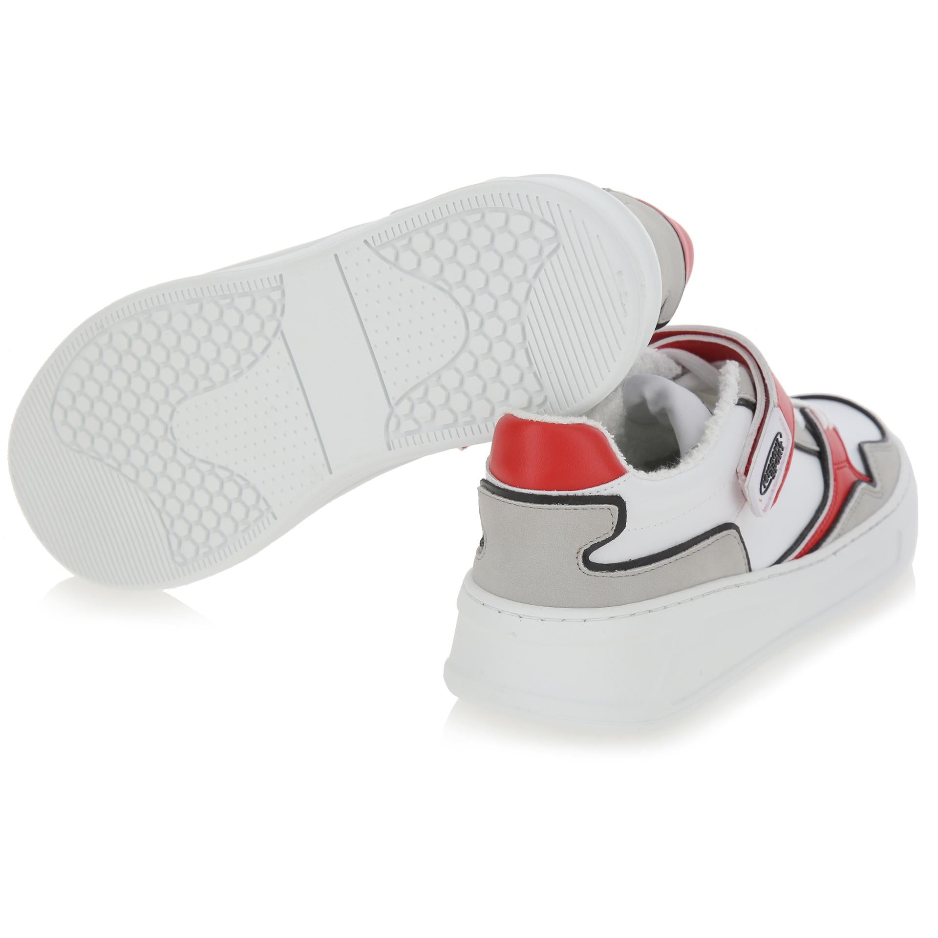 Sneakers in organic material