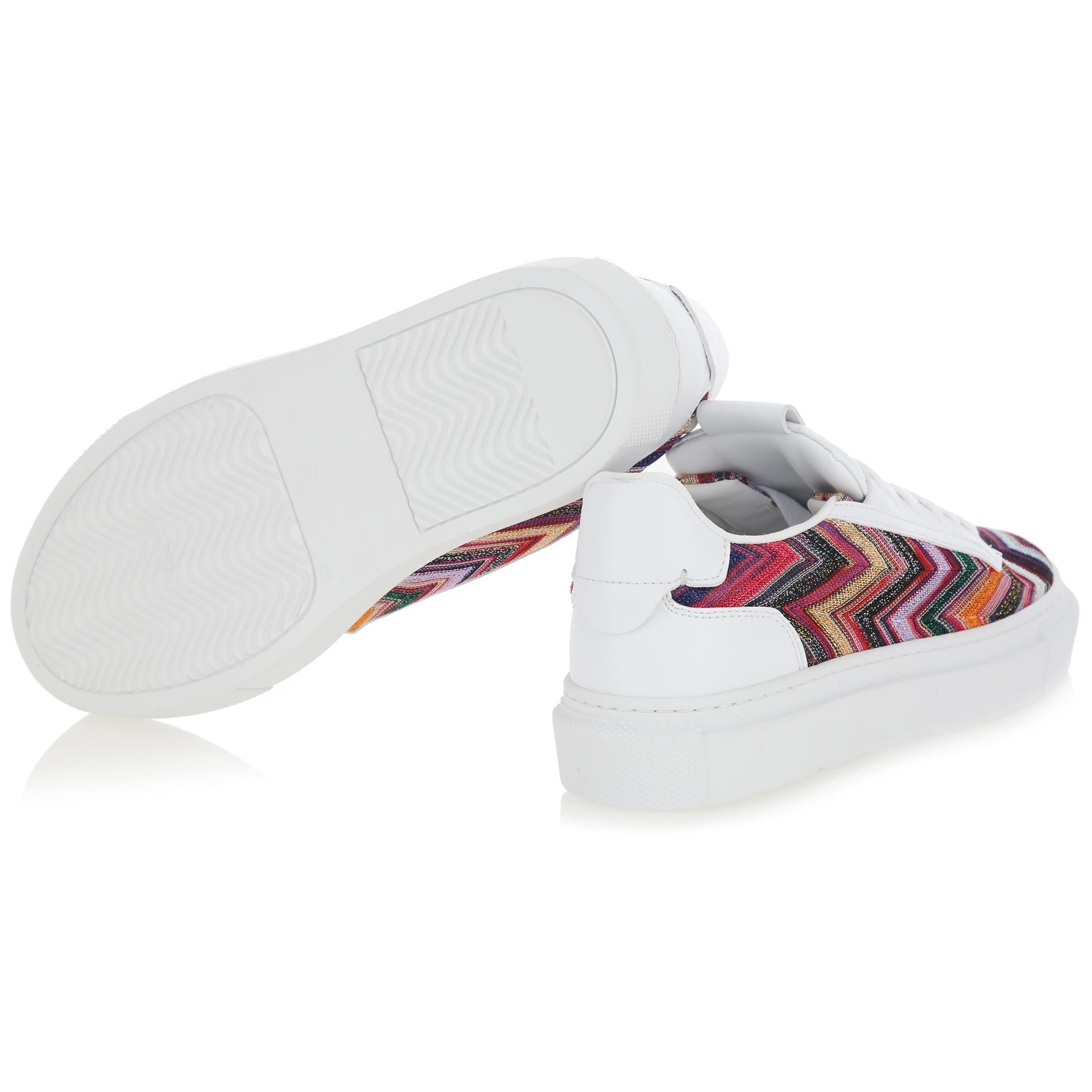 Sneakers in recycled fabric