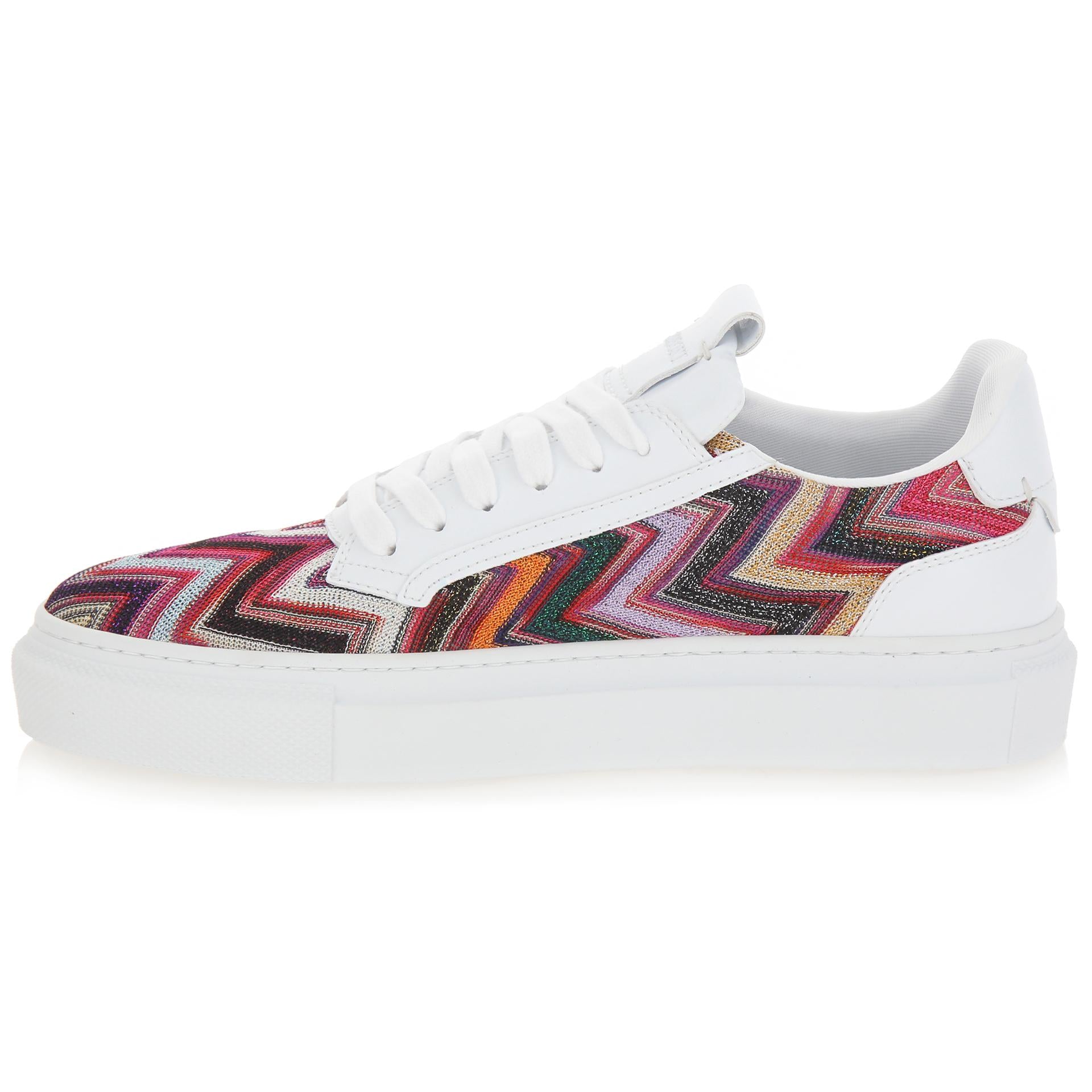 Sneakers in recycled fabric