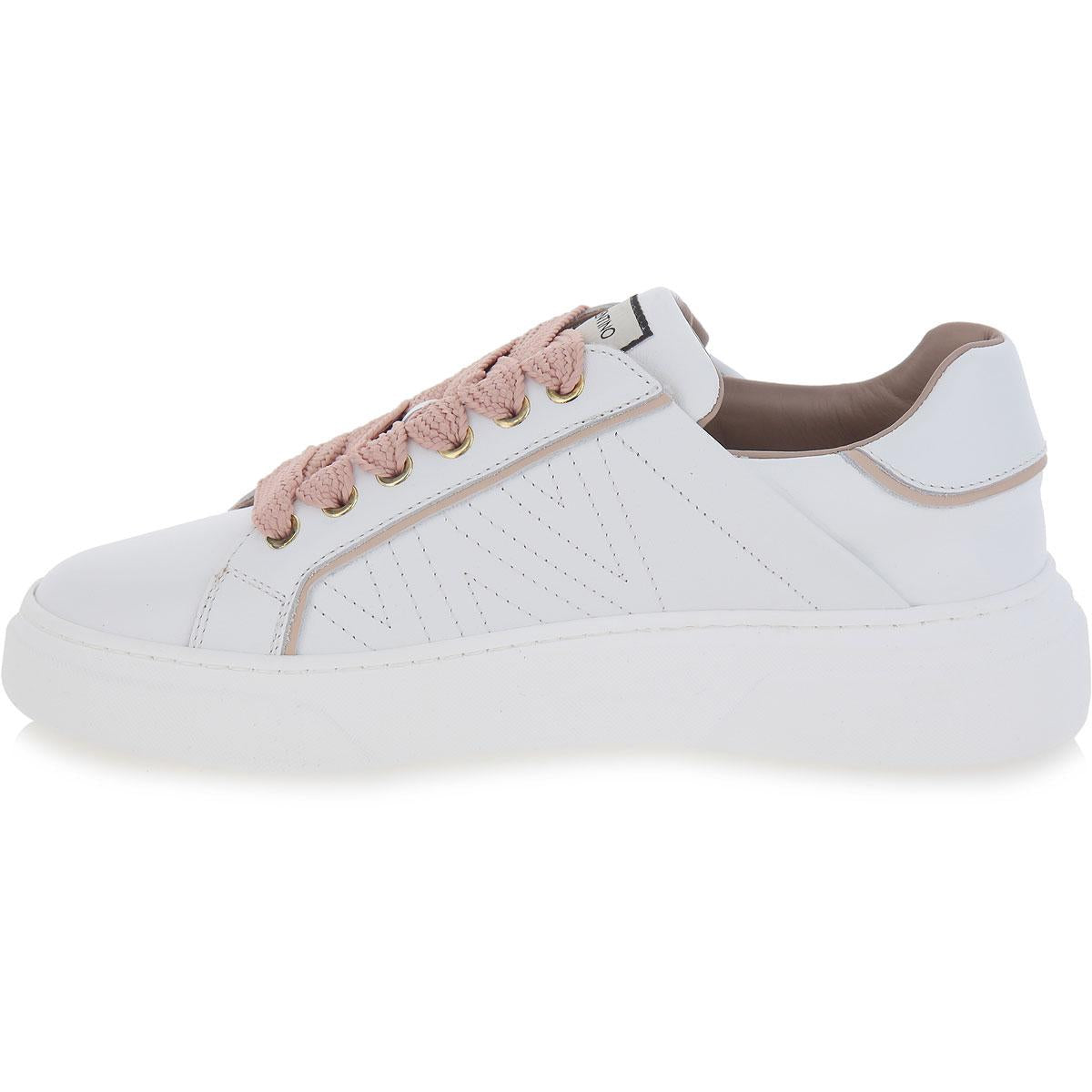 Stunny white leather sneakers