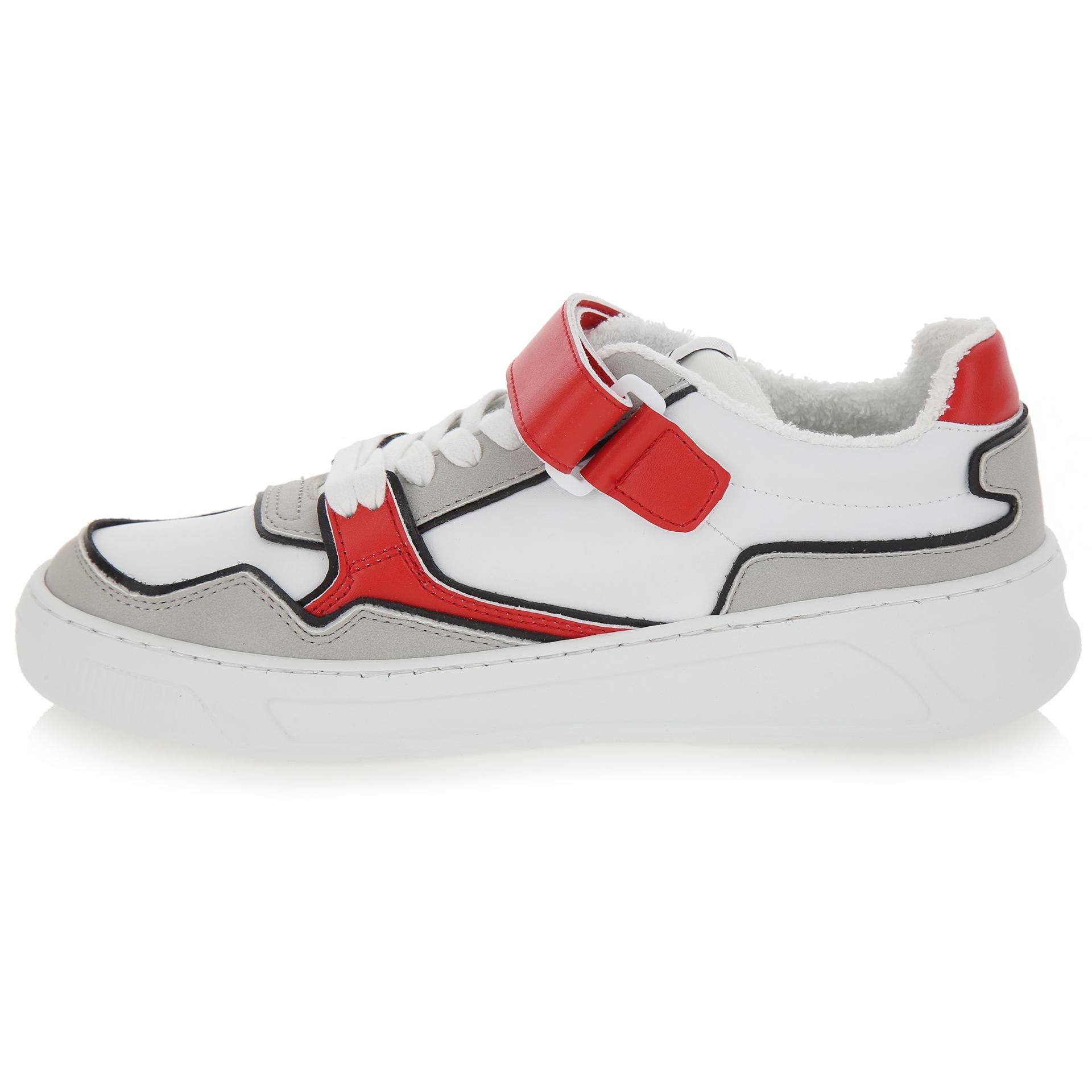Sneakers in organic material