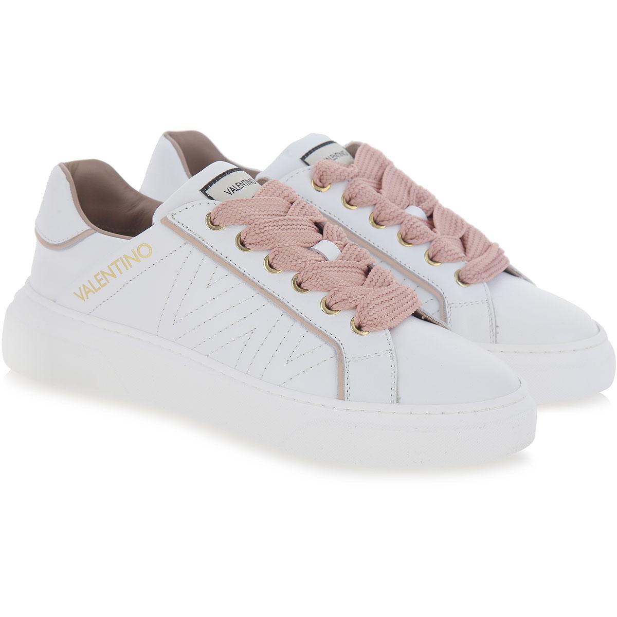 Stunny white leather sneakers