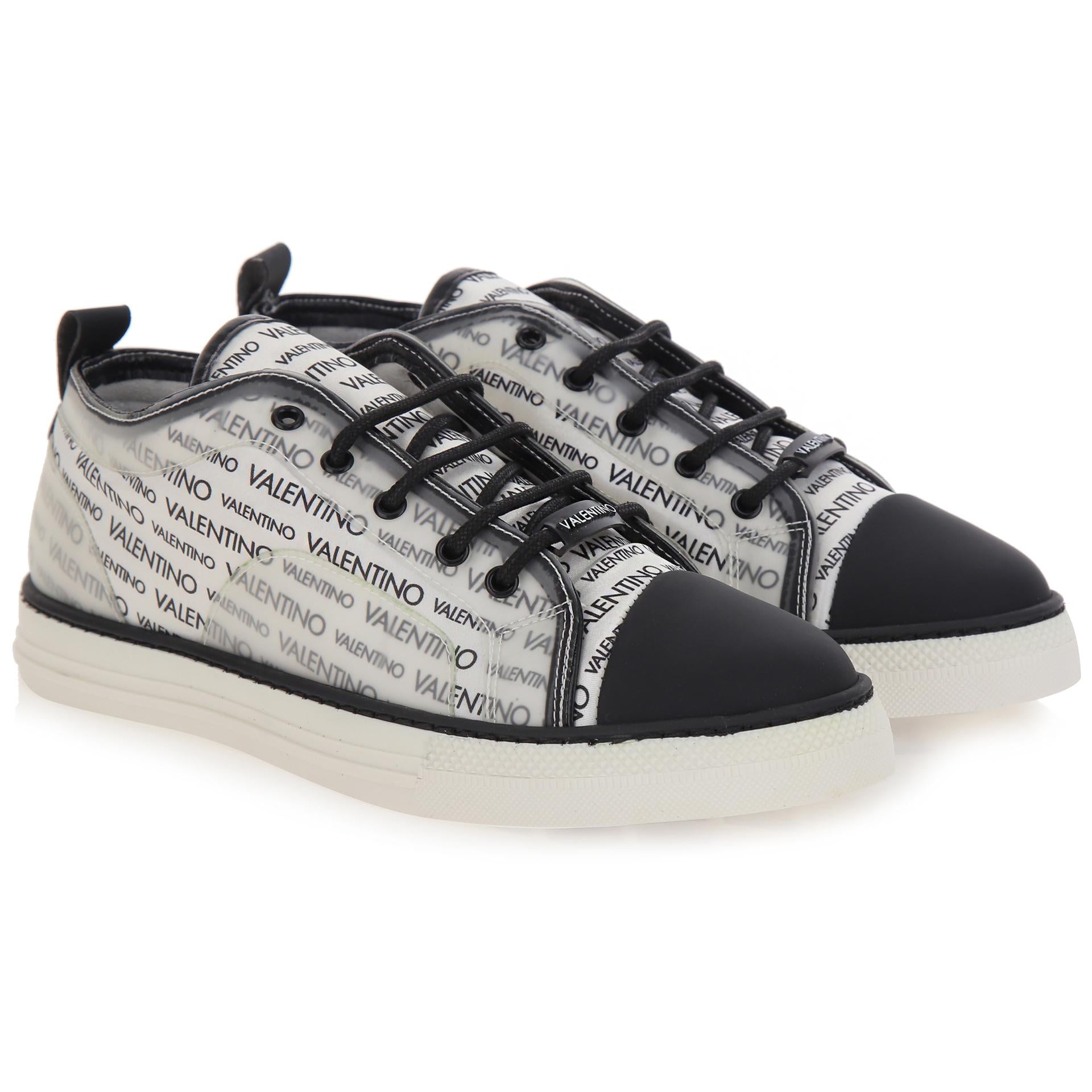 Signature low sneakers