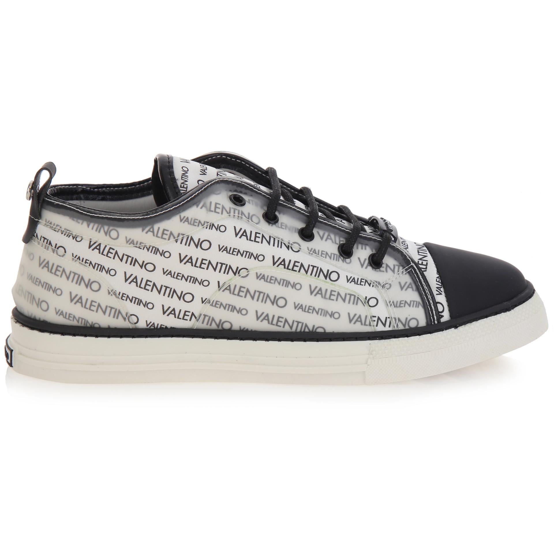 Signature low sneakers