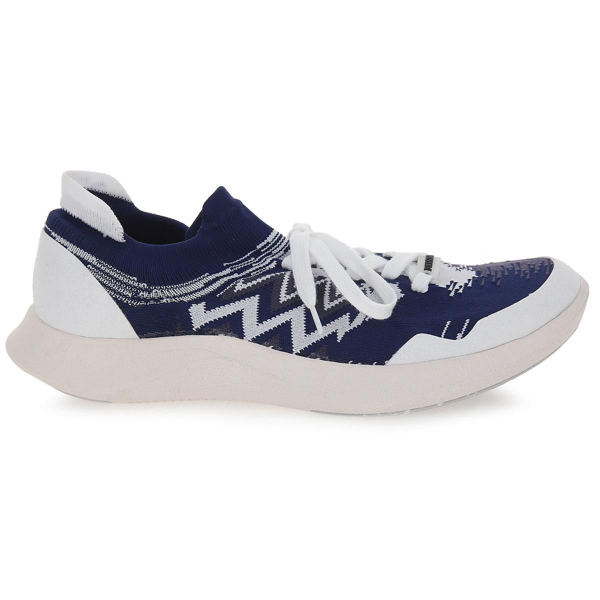 Sneakers in recycled fabric