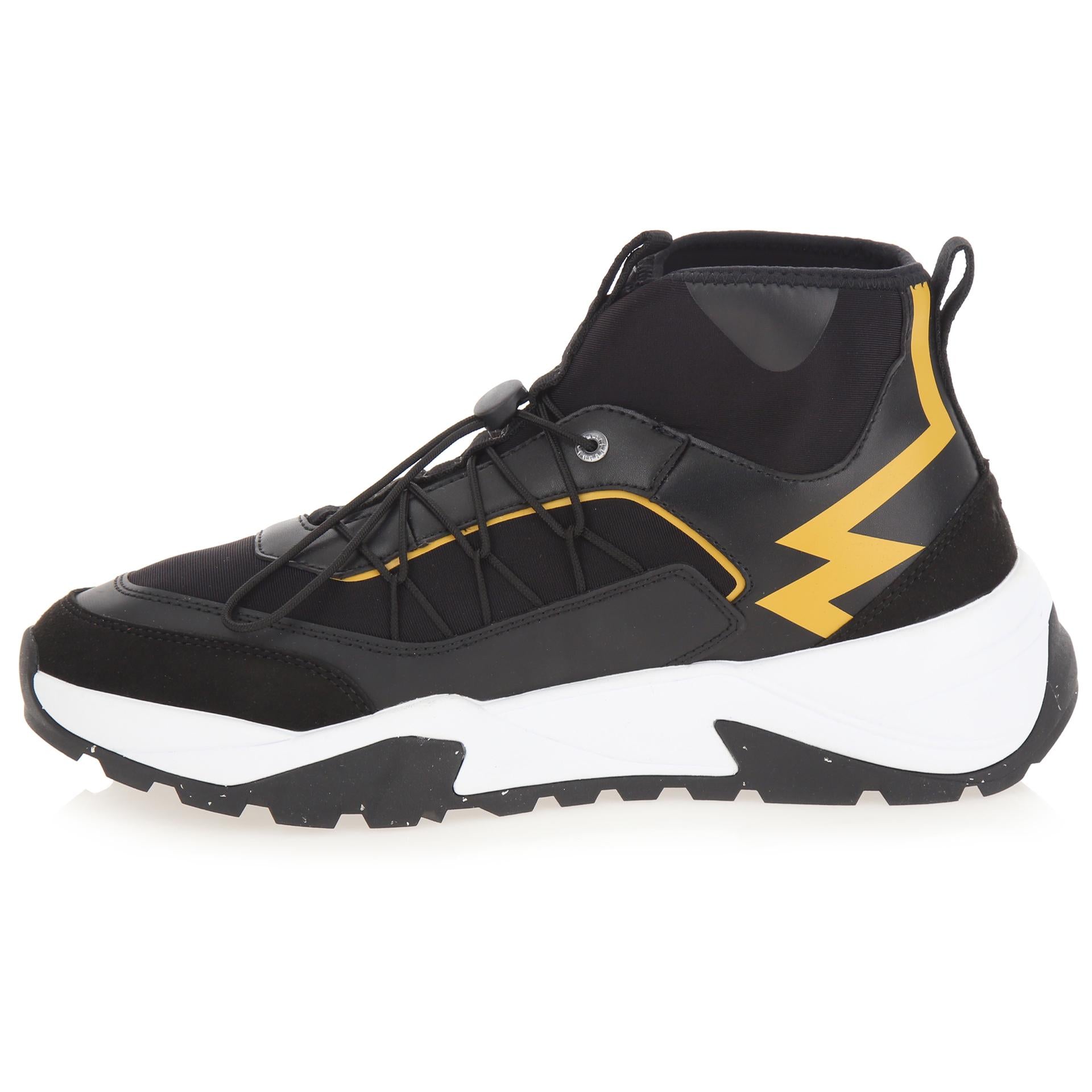 Sneakers alte materiali riciclati