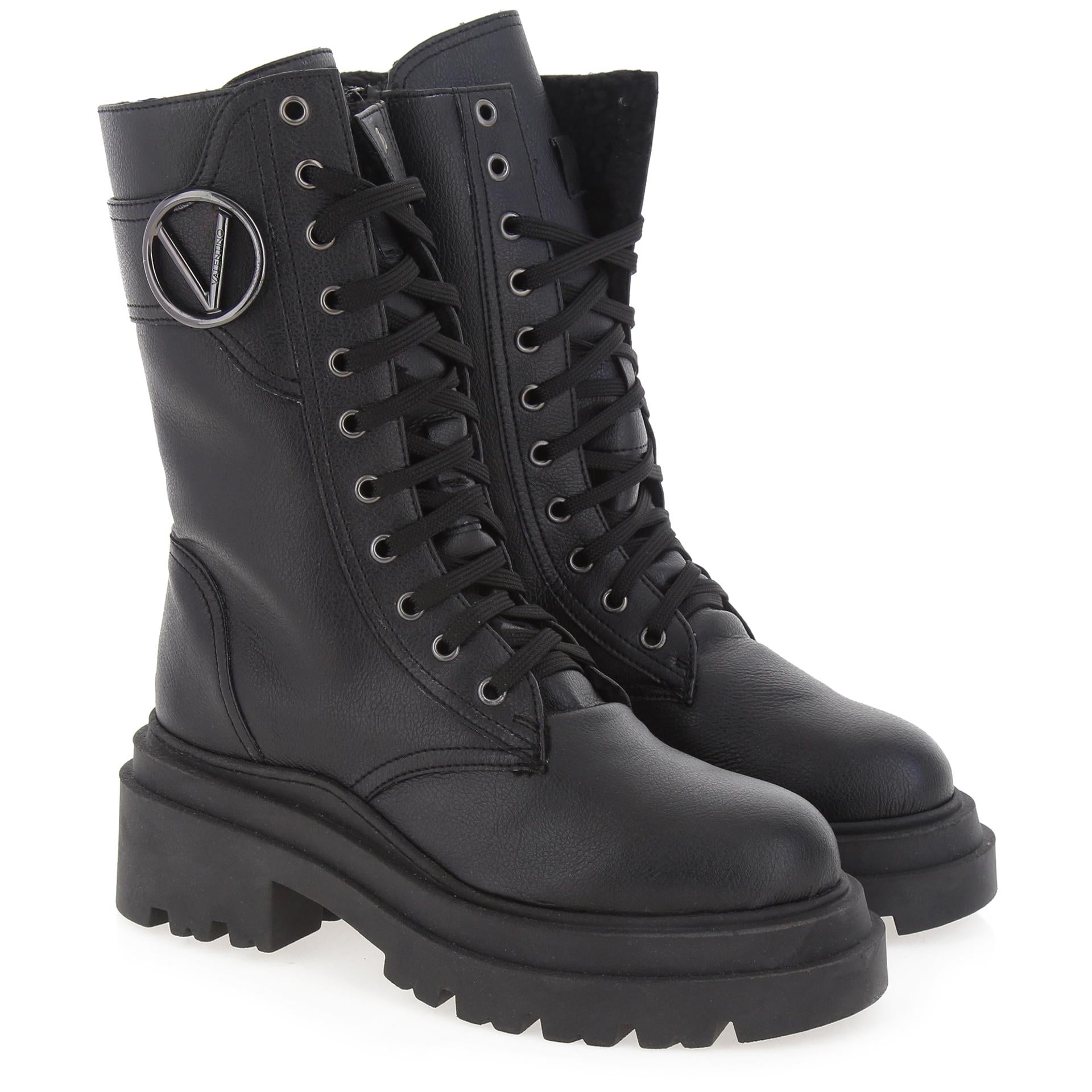 Botas con cordones de piel negra